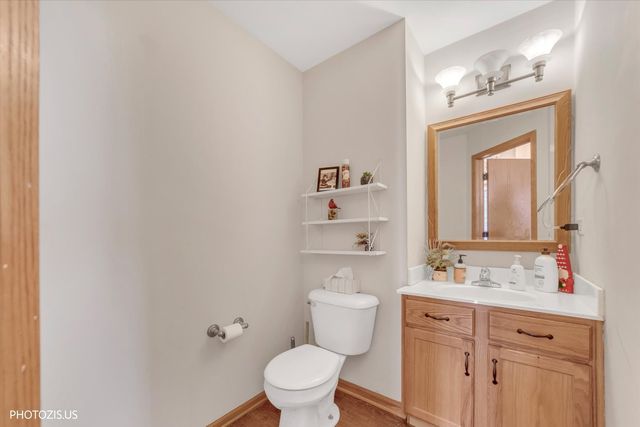 634 W Jonathan Drive 2, Round Lake, IL 60073