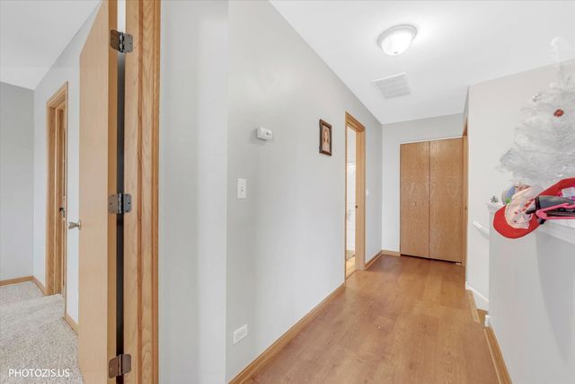 634 W Jonathan Drive 2, Round Lake, IL 60073