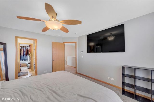 634 W Jonathan Drive 2, Round Lake, IL 60073