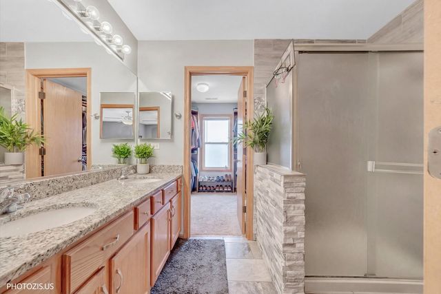 634 W Jonathan Drive 2, Round Lake, IL 60073