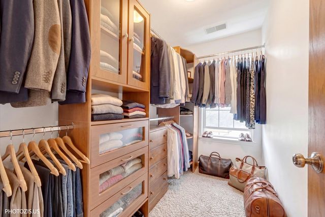 634 W Jonathan Drive 2, Round Lake, IL 60073