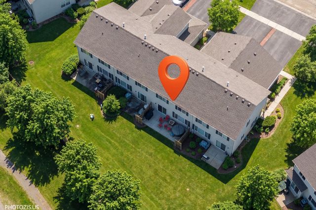 634 W Jonathan Drive 2, Round Lake, IL 60073