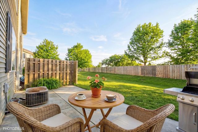 634 W Jonathan Drive 2, Round Lake, IL 60073