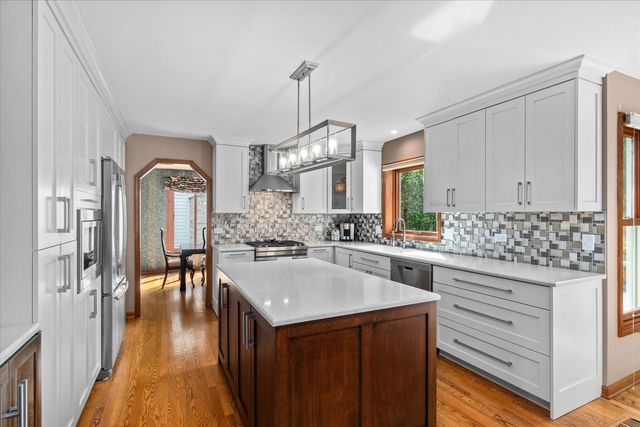 1308 Hamlet Road, Naperville, IL 60564