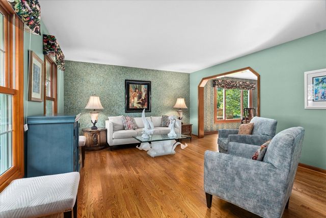 1308 Hamlet Road, Naperville, IL 60564