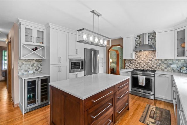 1308 Hamlet Road, Naperville, IL 60564