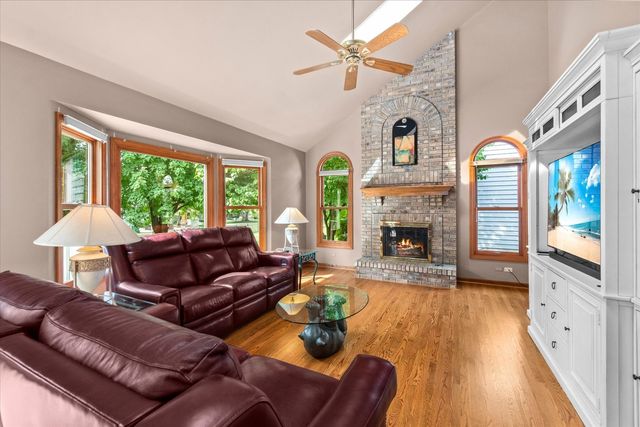 1308 Hamlet Road, Naperville, IL 60564