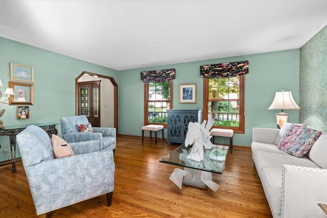 1308 Hamlet Road, Naperville, IL 60564