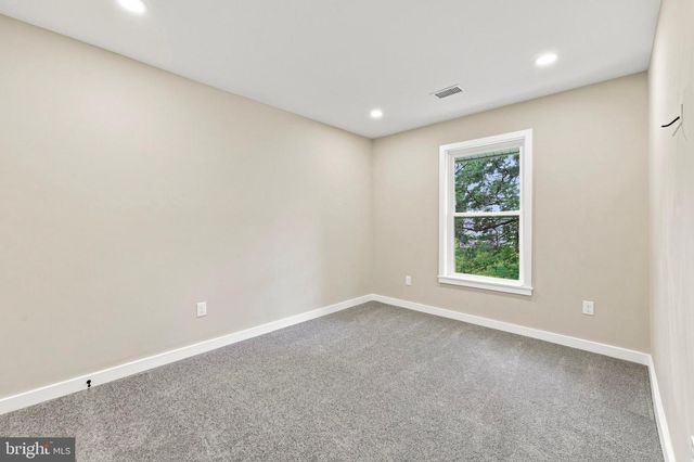 1095 WASHINGTON AVE, Newtown, PA 18940