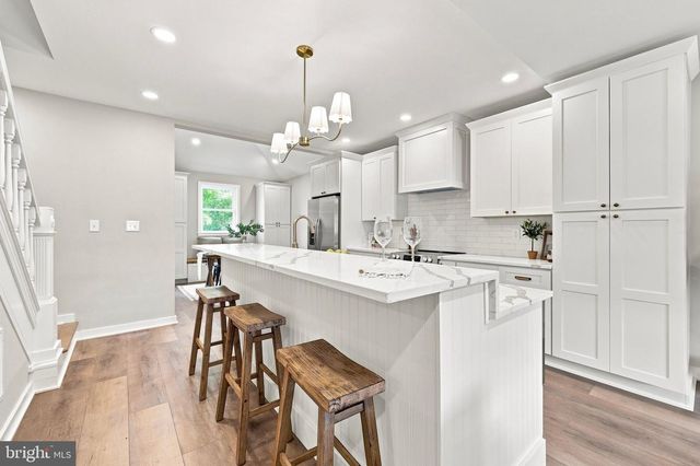 1095 WASHINGTON AVE, Newtown, PA 18940