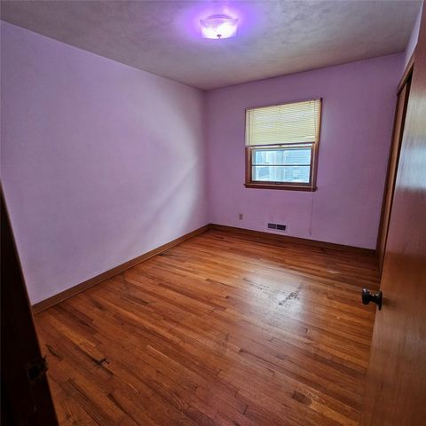 1103 30th Street, Cedar Rapids, IA 52403