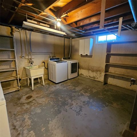 1103 30th Street, Cedar Rapids, IA 52403