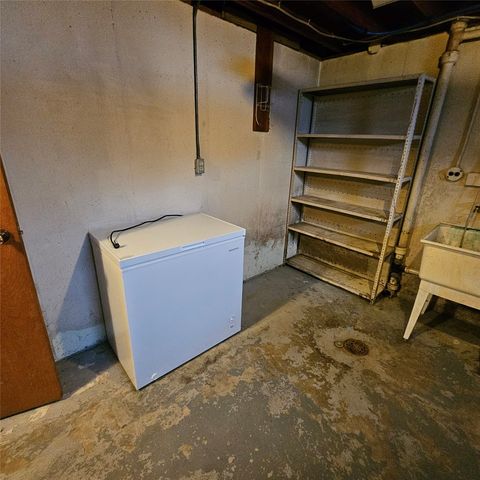 1103 30th Street, Cedar Rapids, IA 52403