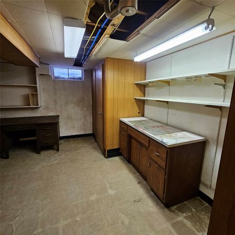 1103 30th Street, Cedar Rapids, IA 52403