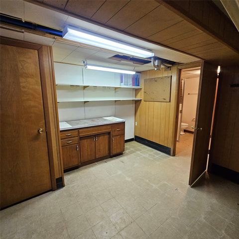 1103 30th Street, Cedar Rapids, IA 52403