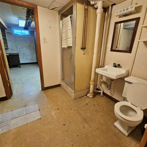 1103 30th Street, Cedar Rapids, IA 52403