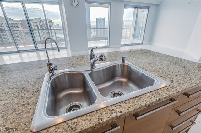 222 Karen Avenue 3804, Las Vegas, NV 89109