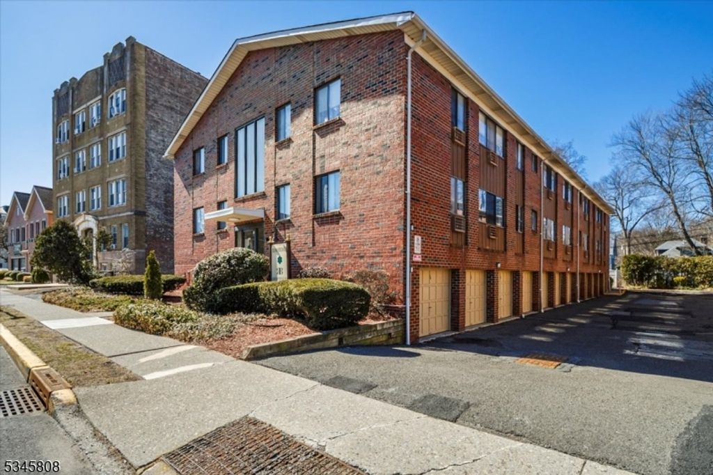 206 Broad St 14A, Bloomfield Twp., NJ 07003