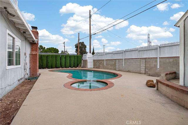 10450 Bevis, San Fernando, CA 91345