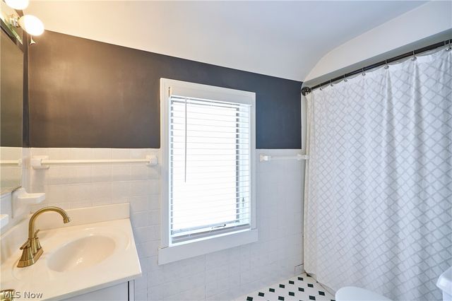 5215 Mayview Road, Lyndhurst, OH 44124