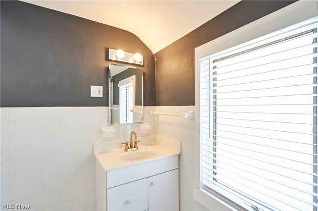 5215 Mayview Road, Lyndhurst, OH 44124