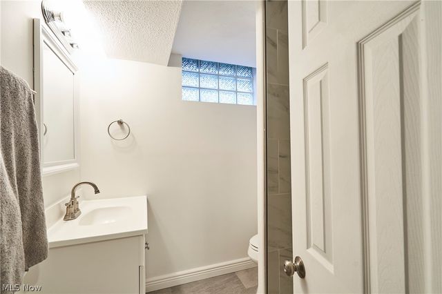 5215 Mayview Road, Lyndhurst, OH 44124