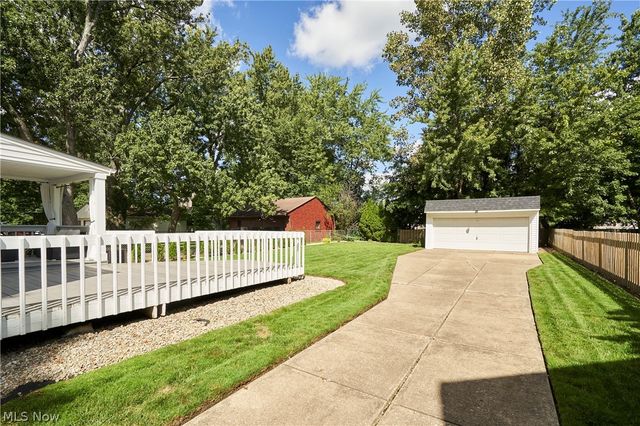 5215 Mayview Road, Lyndhurst, OH 44124
