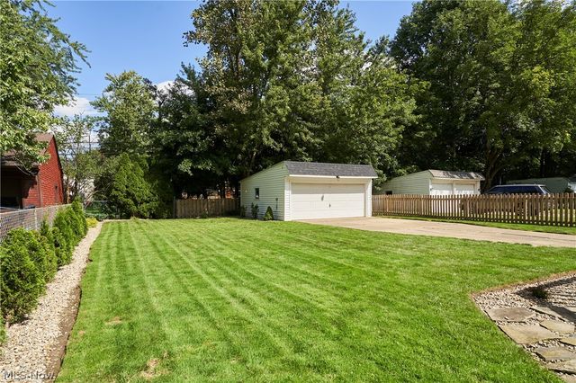 5215 Mayview Road, Lyndhurst, OH 44124