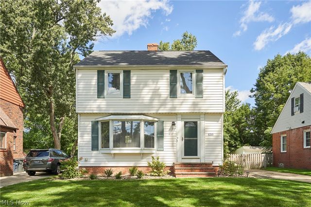 5215 Mayview Road, Lyndhurst, OH 44124