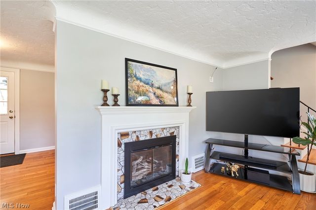 5215 Mayview Road, Lyndhurst, OH 44124