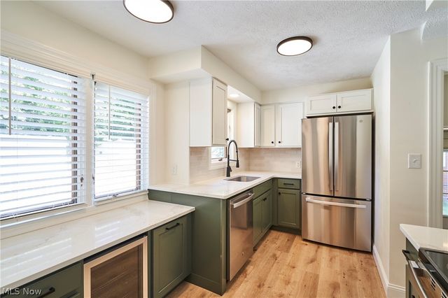 5215 Mayview Road, Lyndhurst, OH 44124