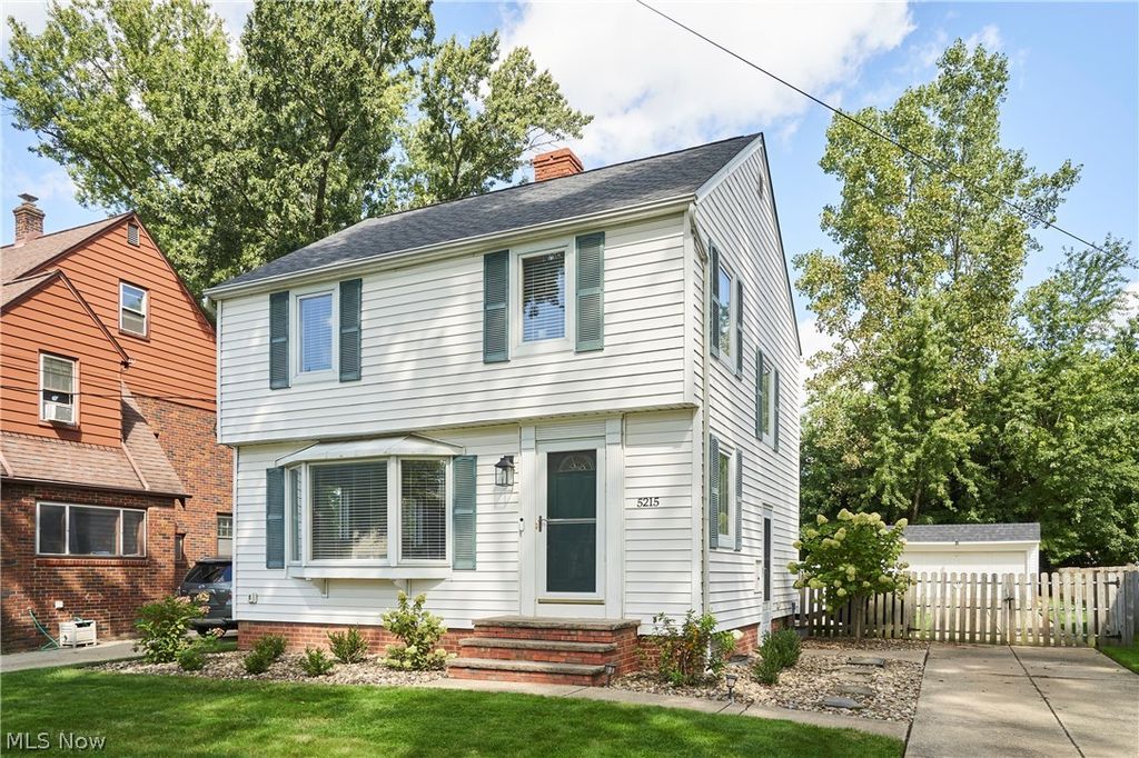 5215 Mayview Road, Lyndhurst, OH 44124