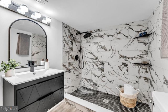 3202 MCELDERRY ST, Baltimore, MD 21205