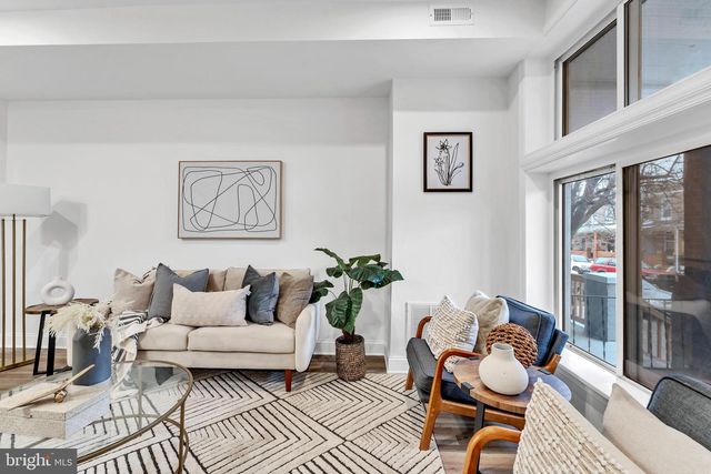 3202 MCELDERRY ST, Baltimore, MD 21205