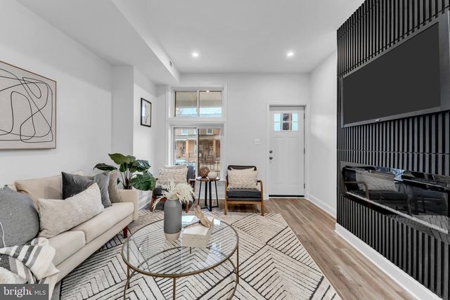 3202 MCELDERRY ST, Baltimore, MD 21205