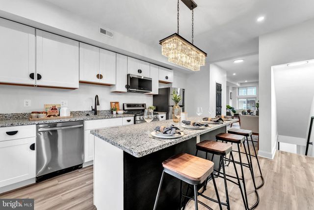 3202 MCELDERRY ST, Baltimore, MD 21205