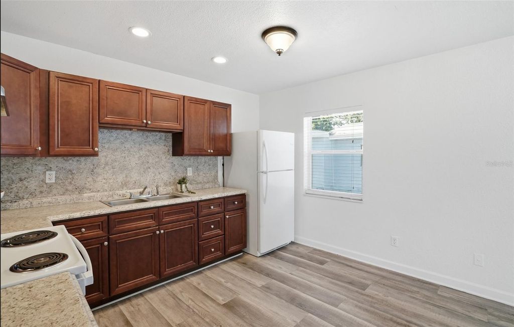 Image 11 of property listing at 3018 16TH AVENUE S, St Petersburg, FL 33712