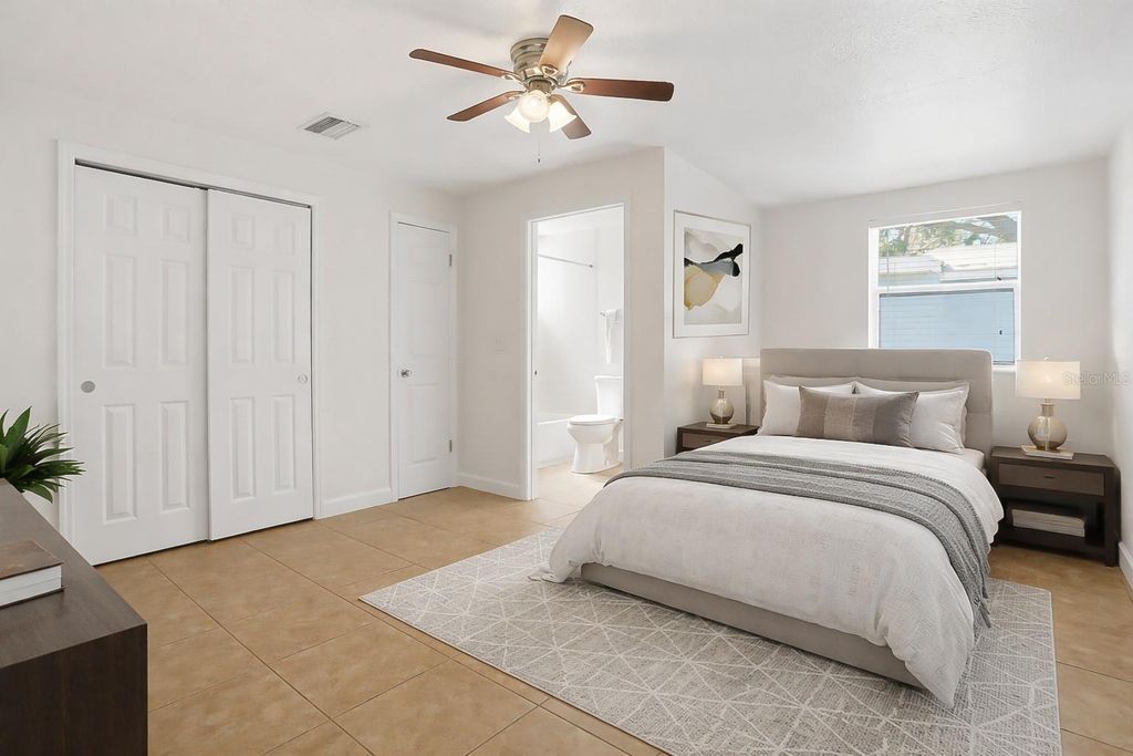 Image 12 of property listing at 3018 16TH AVENUE S, St Petersburg, FL 33712