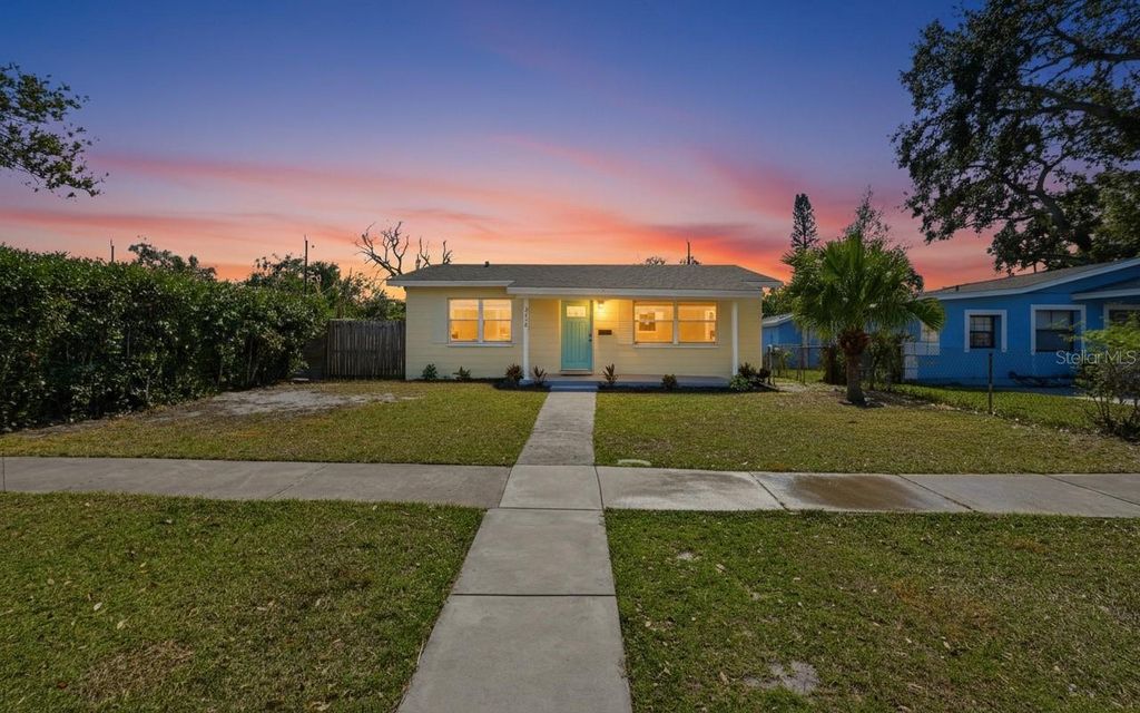 Image 36 of property listing at 3018 16TH AVENUE S, St Petersburg, FL 33712