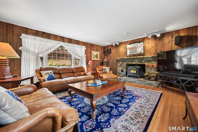 190 Mile Common Road, Easton, CT 06612