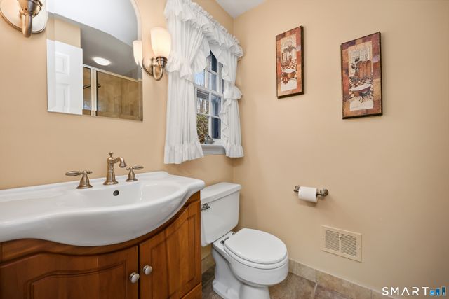 190 Mile Common Road, Easton, CT 06612