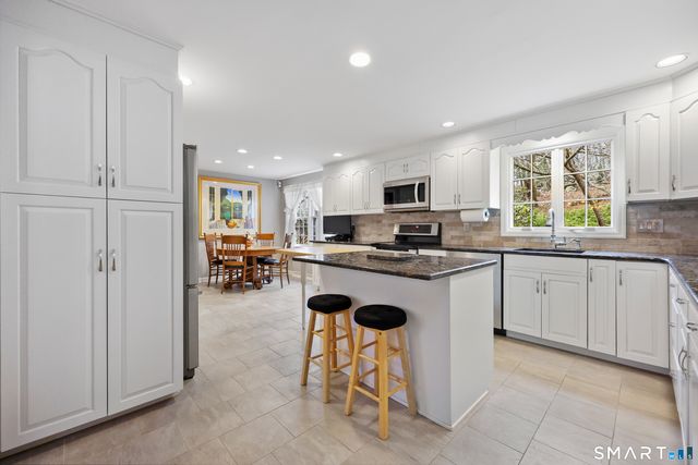 190 Mile Common Road, Easton, CT 06612