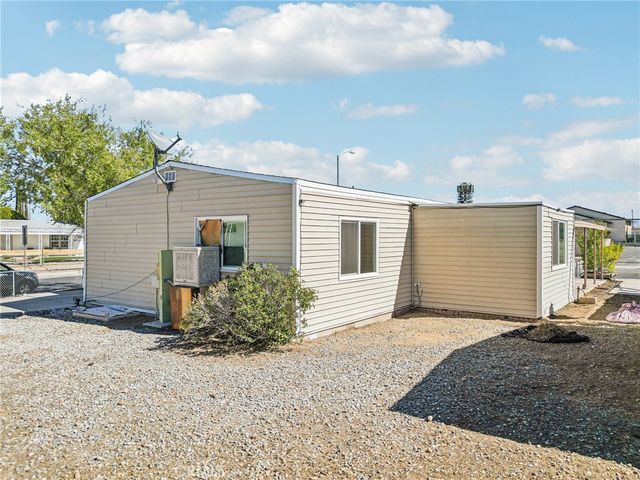 13760 Rodeo Drive, Victorville, CA 92395