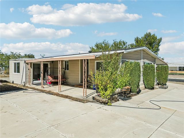 13760 Rodeo Drive, Victorville, CA 92395