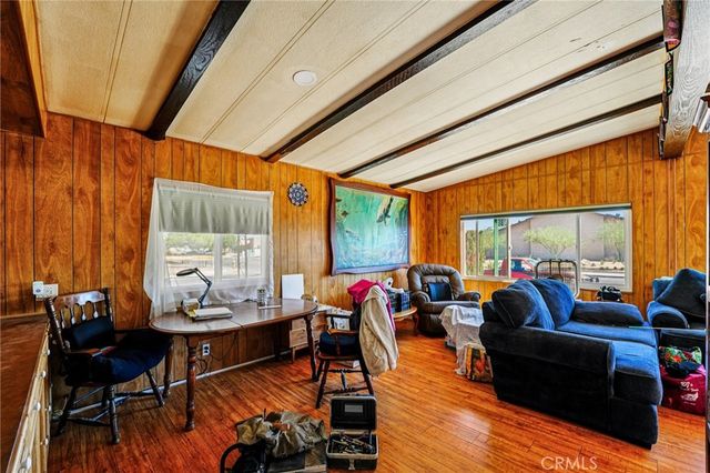 13760 Rodeo Drive, Victorville, CA 92395