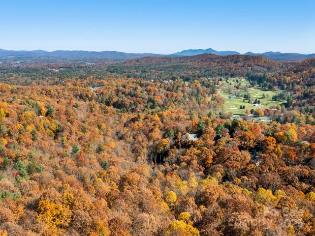 707 Overlook Drive, Flat Rock, NC 28731