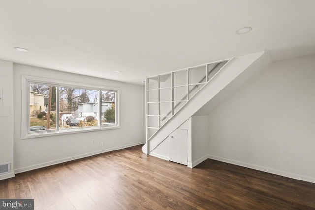 10725 MAPLE ST, Fairfax, VA 22030