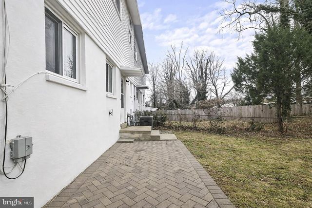 10725 MAPLE ST, Fairfax, VA 22030