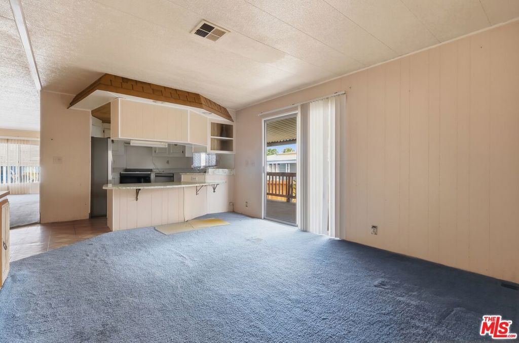Image 14 of property listing at 2601 E Victoria Street 99, Compton, CA 90220