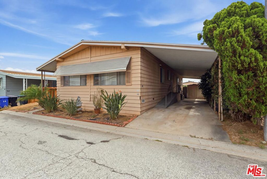 Image 18 of property listing at 2601 E Victoria Street 99, Compton, CA 90220